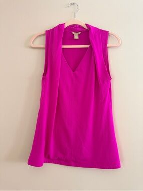 Banana Republic Sleeveless V-Neck Camisole in Fuchsia